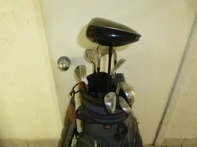 Set de golf complete, seulement 150$ je le vends pour un autre personne, cest pas mon jeux, et je co...