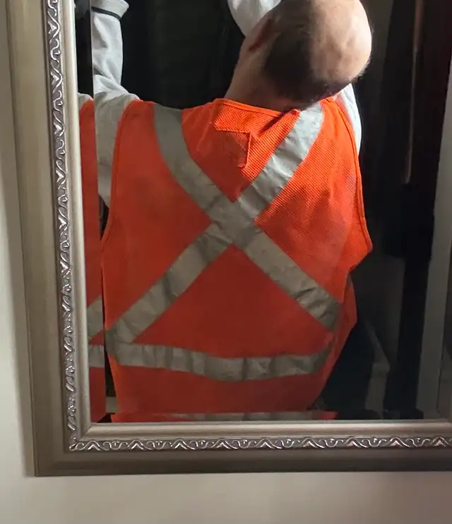 $4 Safety vest air cargo biking bike costume tool As Is in Men's in City of Toronto - Image 9
