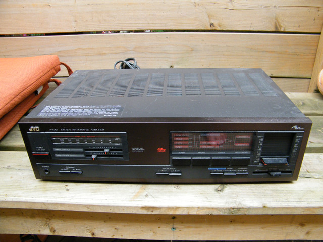 VINTAGE Excellent JVC Integrated Amplifier in Stereo Systems & Home Theatre in City of Toronto - Image 3