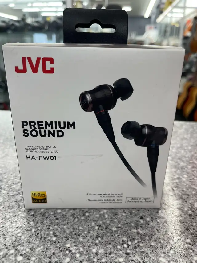 JVC HA-FW01 Premium Sound Wired Stereo Earbuds headphones  in Headphones in City of Toronto - Image 2