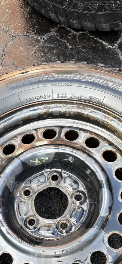 Used snow tires on steel rims size 225/60 R16