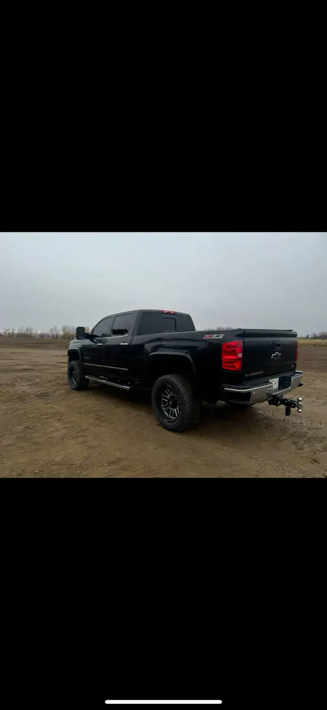 2015 LTZ DURAMAX  in Cars & Trucks in St. Albert - Image 3