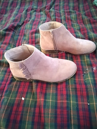Pink low boots