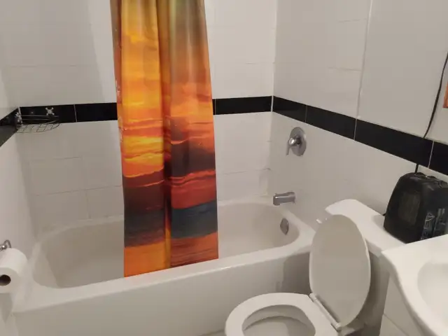 Private Room for Rent in North York On in Room Rentals & Roommates in City of Toronto - Image 6