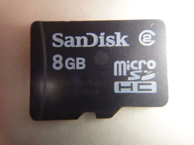 SanDisk microSDHC card in Other in Mississauga / Peel Region - Image 2