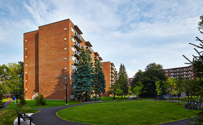 (English follows) Adresse: 2 rue radisson (Gatineau) Disponible le 15 avril ou le 1er mai. Studio lu...