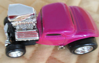 Muscle Machines 'Pink 33 Ford Coupe 1:64 Diecast Corvette Engine