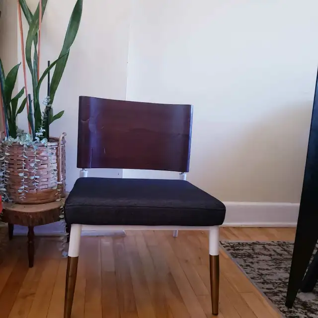 MCM Solid  Carved Wood Backrest Accent Chair in Chairs & Recliners in Ottawa - Image 2