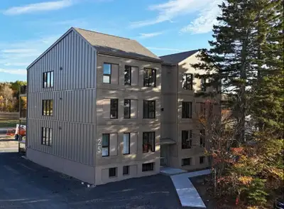 À louer magnifique 41/2 neuf (secteur Le Bic) - wifi haute vitesse inclus - locker inclus - 1 statio...