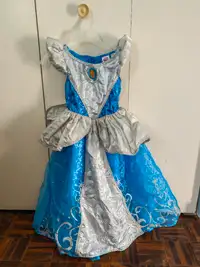 Halloween costumes for girls at the age of 5-7 years old