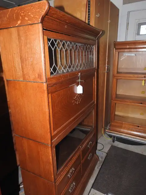 antique barrister bookcase with secretary desk, one lead window in Bookcases & Shelving Units in Hamilton - Image 5