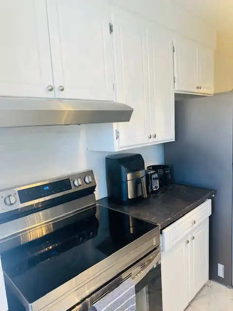 CHAMBRE À LOUER MONTREAL ETUDIANT ET JEUNE PROFESSIONNEL in Room Rentals & Roommates in City of Montréal - Image 11