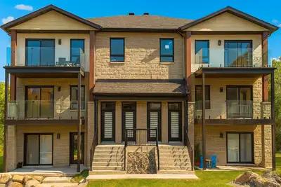 Grand 4 1/2 à louer Saint-donat Construction neuve Disponible pour le 1er juillet Garage intérieur 4...