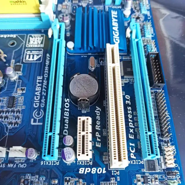Motherboard GIGABYTE  GA-Z77M-D3H-MVP in Desktop Computers in Mississauga / Peel Region - Image 5