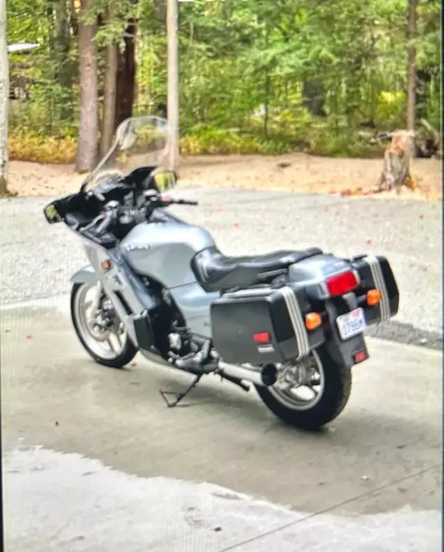 '84 Kawasaki GTR1000 Touring Bike in Touring in Mississauga / Peel Region - Image 4