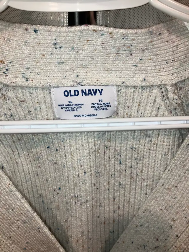 Old Navy XL Cardigan in Women's - Tops & Outerwear in Winnipeg - Image 6