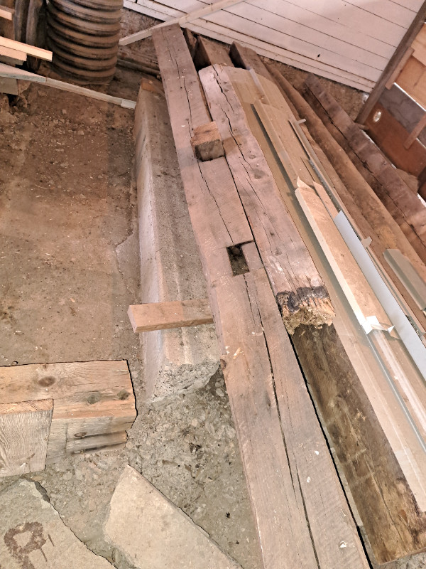 8"x 8" reclaimed barn beams in Floors & Walls in Pembroke - Image 2