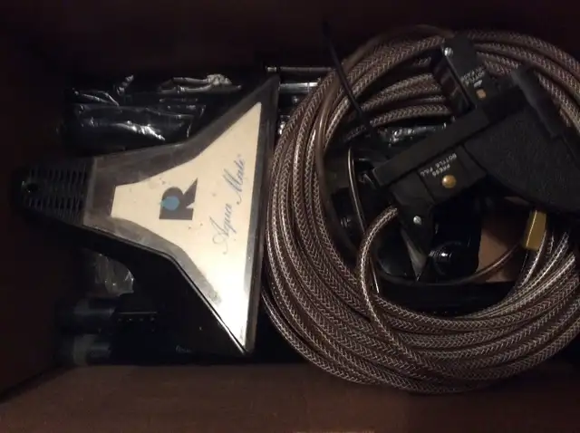 Rainbow vacuum accessories and carpet washing kit. in Vacuums in Oshawa / Durham Region - Image 4