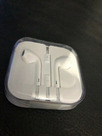 Original OEM Apple IPhone ear buds w/ mic jack NEW IN BOX (NIB)