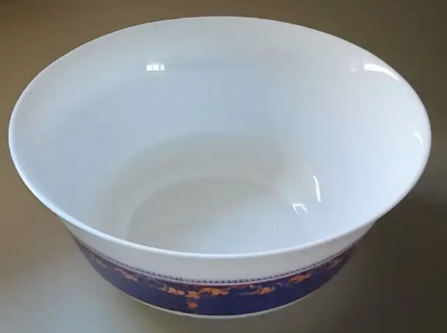 Vintage Rare Arcopal France Milk Glass Bowl with Grapevines in Arts & Collectibles in Oshawa / Durham Region - Image 3
