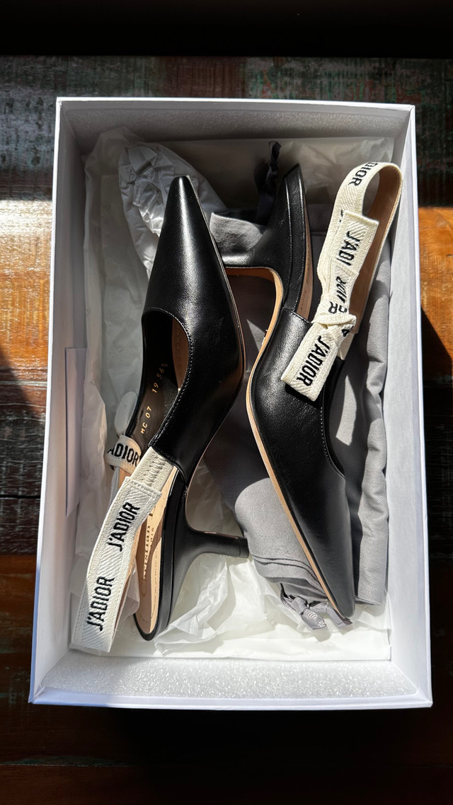 SOLD- NWT - DIORJ'Adior Leather Slingback Pumps Size 36.5 dans Femmes - Chaussures  à Longueuil/Rive Sud - Image 2