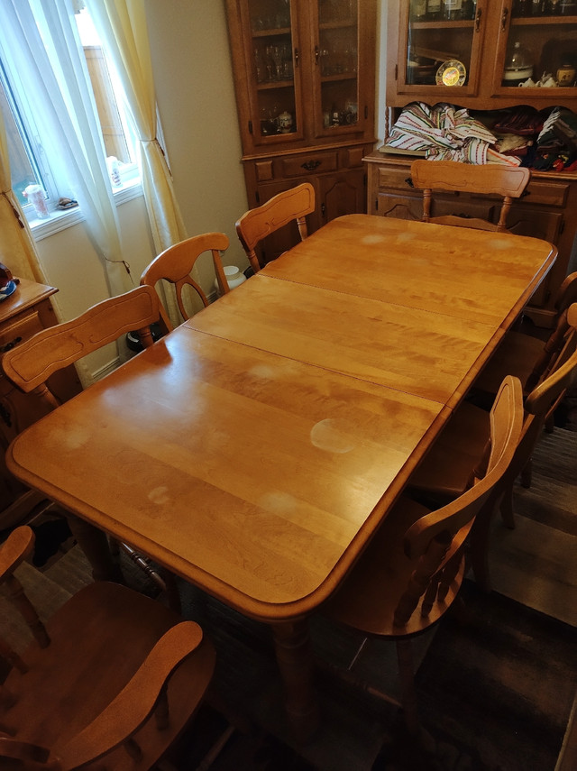 Oak Wood Dining Table and Chairs in Dining Tables & Sets in Ottawa - Image 2