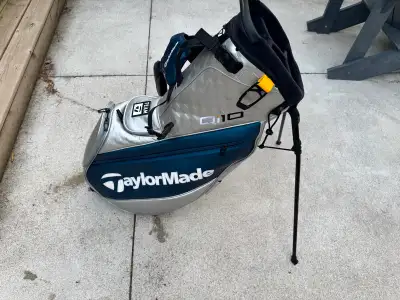Like new, nothing damaged, wripped or any other issue.