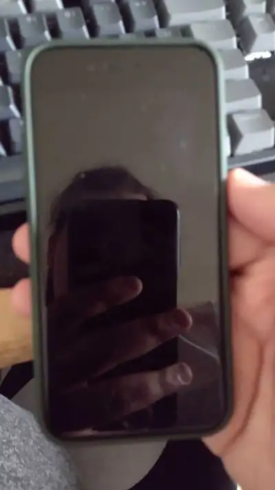iPhone SE 64gb, View more