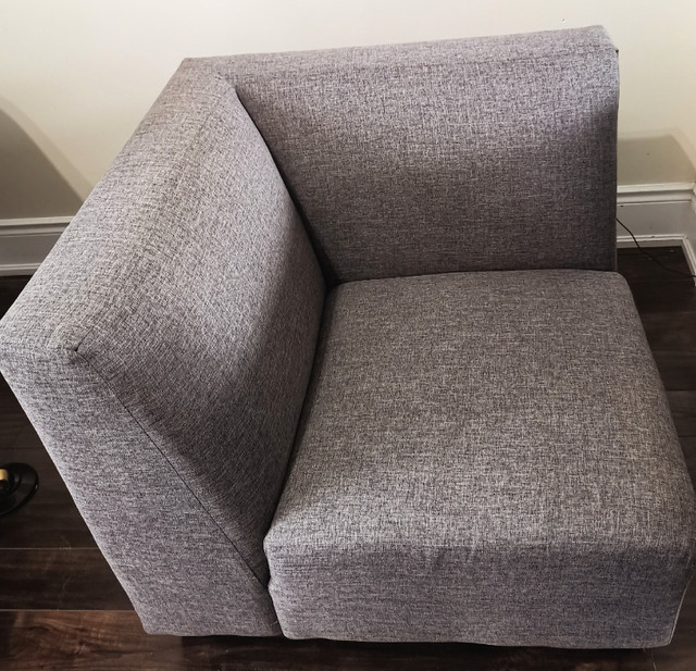 2 Corner Chair's (Excellent Condition)  in Chairs & Recliners in Oshawa / Durham Region