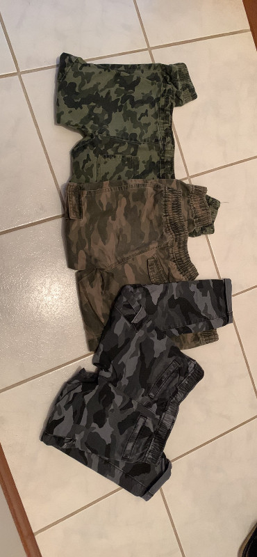 3 pairs boys pants-size 6 and 6/7 (LOT $40) in Kids & Youth in Thunder Bay - Image 2