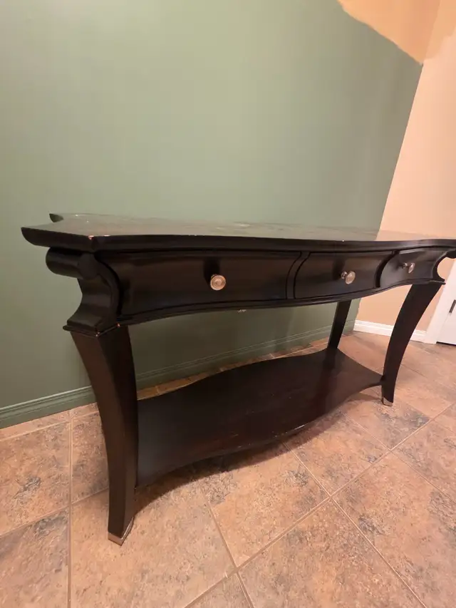 Console Table For Sale in Other Tables in Edmonton - Image 4