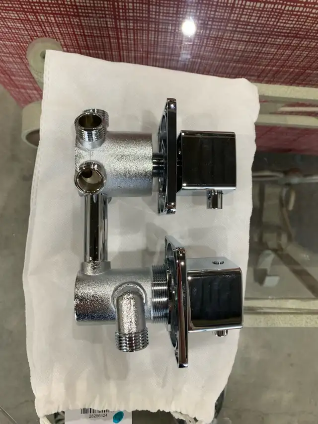 Pfister Shower Valves in Plumbing, Sinks, Toilets & Showers in Calgary - Image 5
