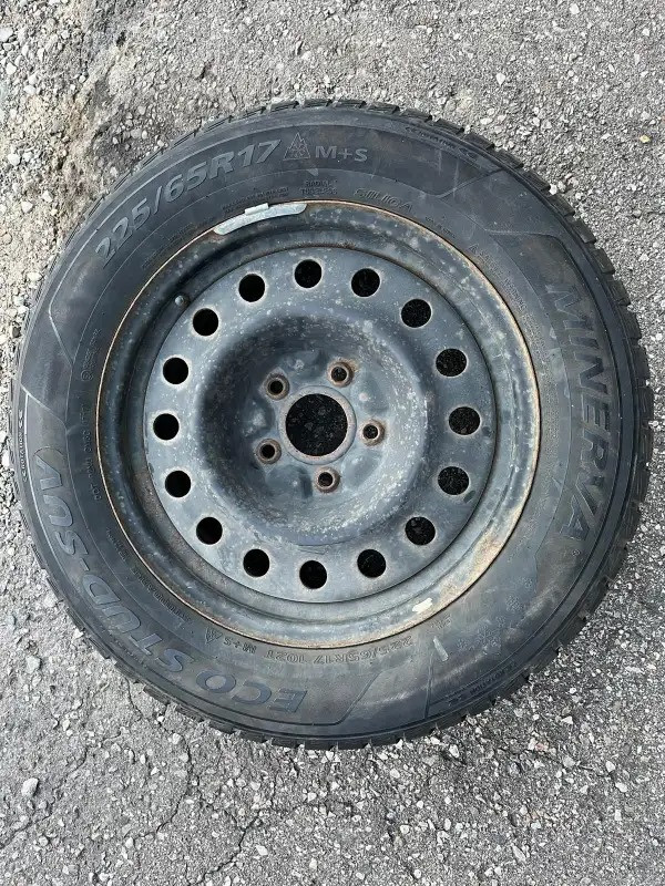 4 Winter Tire 225/65R17 with rims 5×120 or 5×4.72 bolt pattern, in Tires & Rims in Kitchener / Waterloo