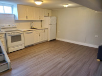 Comfortable One Bed Free Parking in-suite laundry & dishwasher