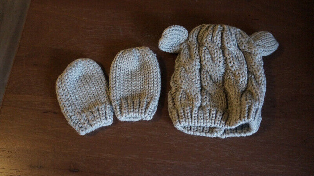 HAT AND MITTEN SET in Clothing - 0-3 Months in Norfolk County
