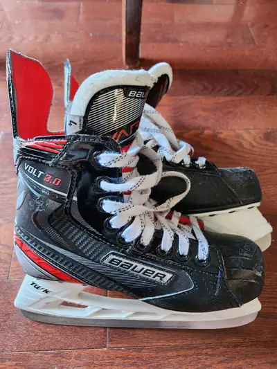 Bauer Vapor Volt 3.0 Size 4 Skates, View more