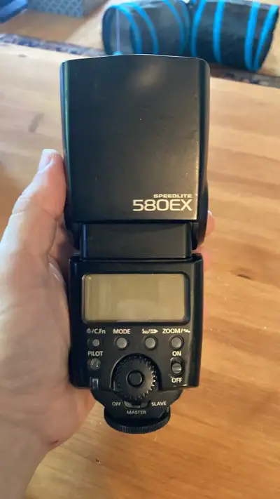 Canon Speedlite 580EX shoe-mount flash in excellent working condition. This was Canon’s flagship fla...