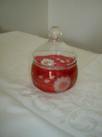 Cranberry glass - Jar with lid