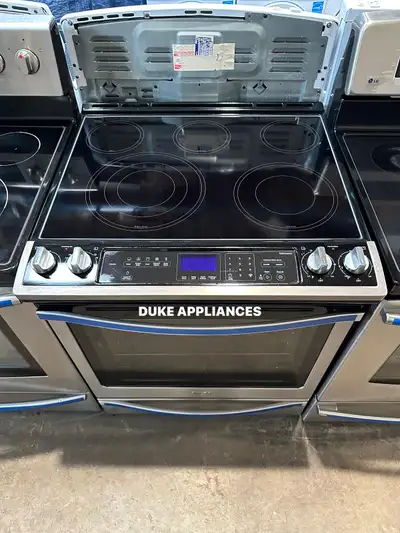 In great condition and ready for a new home. This 30” WHIRLPOOL ELECTRIC SLIDE IN STOVE STAINLESS ST...