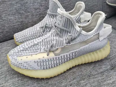 Adidas Yeezy Boost 350 V2 Sulfur Size 7.5 Excellent Condition, View more