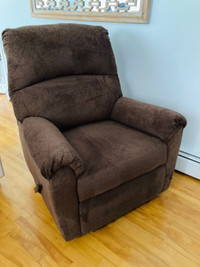 Like new chocolate brown reclining chair in perfect condition 