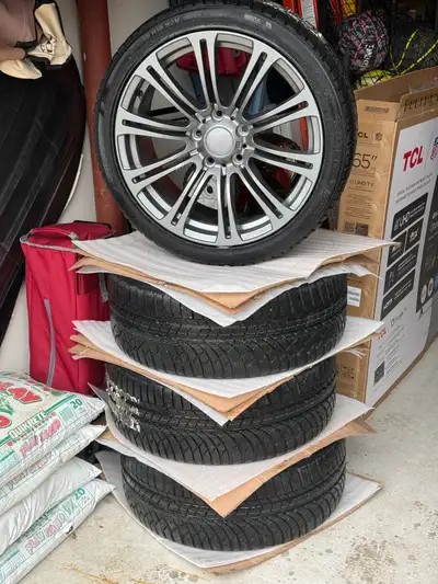 Excellent condition winter tires! Kumho WINTERCRAFT WP72 225/40R18 XL - 92V. Still have original fac...