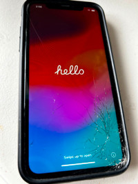 Iphone 11  64g (broken glass/Ecran cracke)