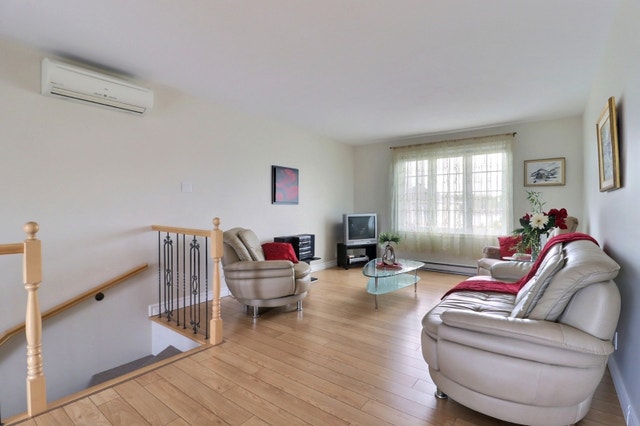 LIBRE! Condo 2008! 2e, 2 CC, climatisé, grand terrain, cabanon! — photo 3