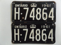 ORIGINAL EXTRA RARE VINTAGE PAIR of 1961 ONTARIO LICENSE PLATES