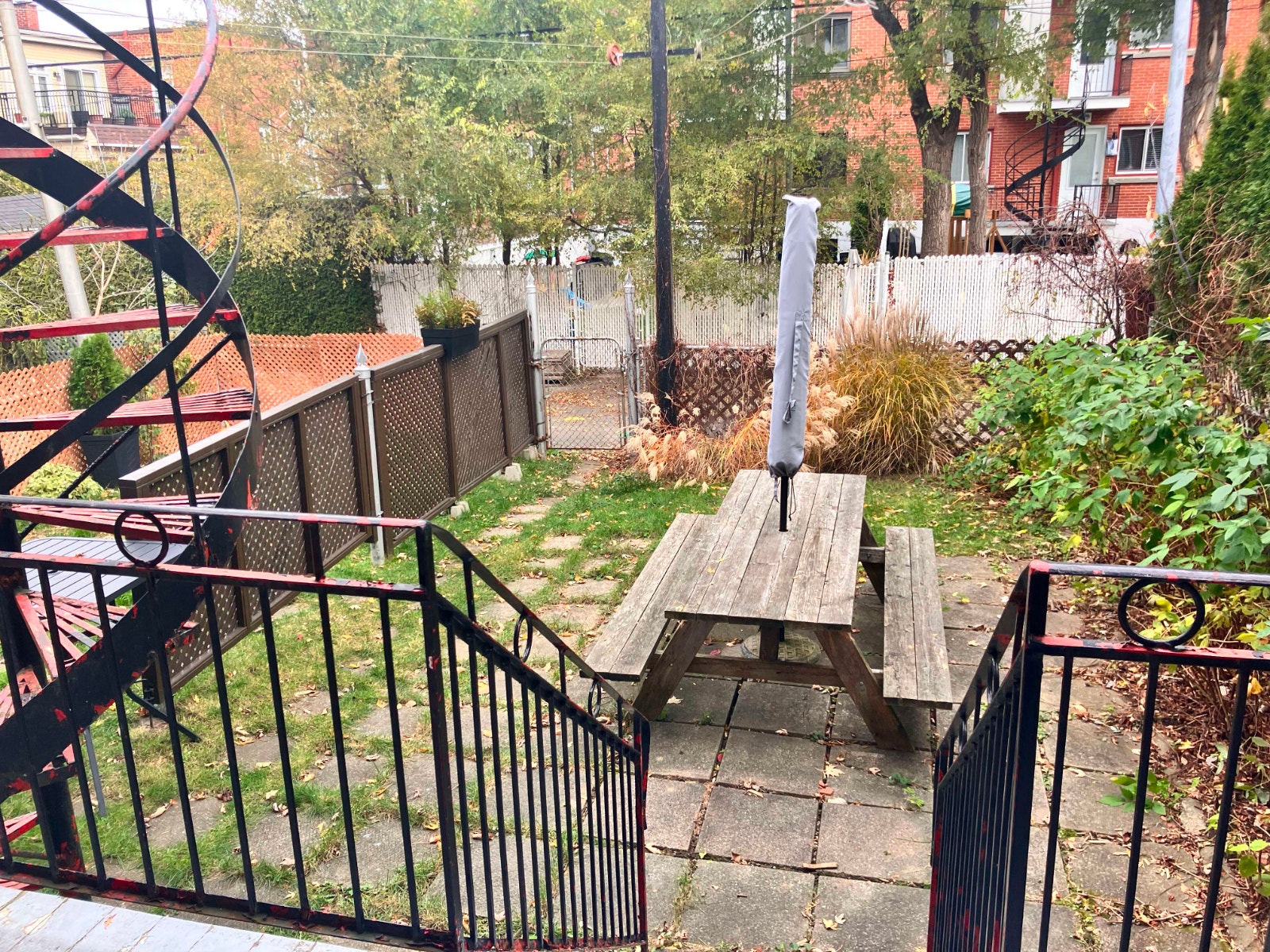 Ahuntsic- 4 1/2 + 1 pièce au sous-sol- SEPTEMBRE — photo 1