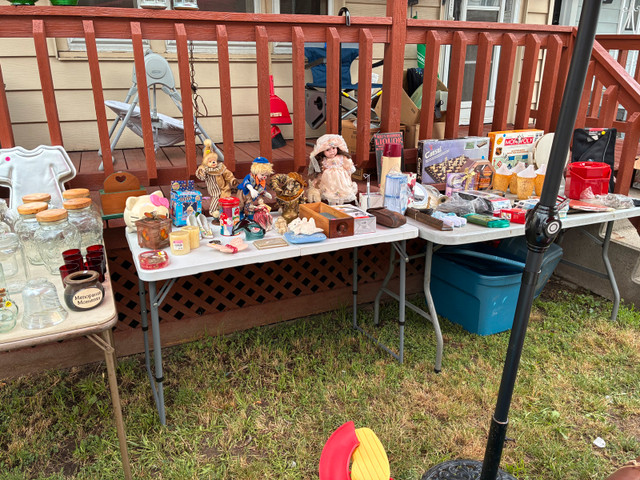  Yard sale in Other in Hamilton - Image 3