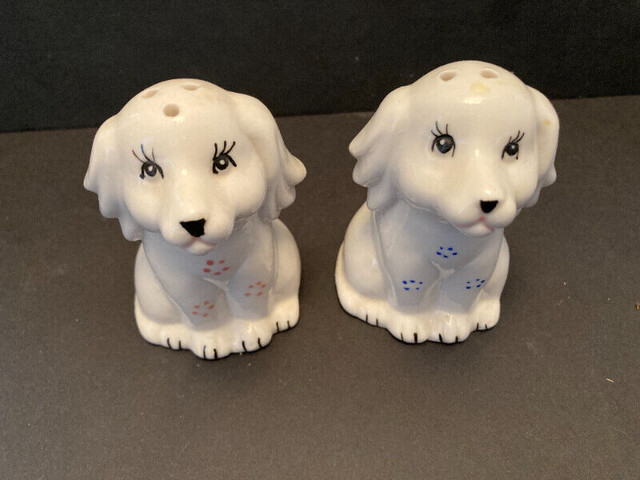 Vintage dog salt and pepper shakers S & P spaniels white puppies in Arts & Collectibles in Edmonton - Image 2