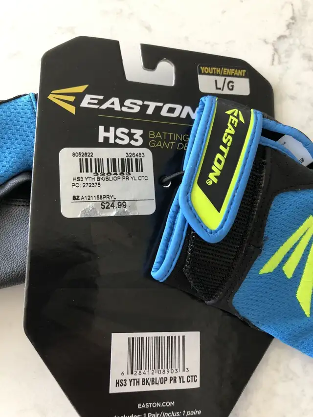 Easton youth baseball batting gloves in Baseball & Softball in City of Toronto - Image 2