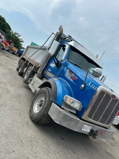2018 Peterbilt 567 Tri axle dump truck engine paccar MX-13 510 HP. Transmission automatic eaton 18 s...